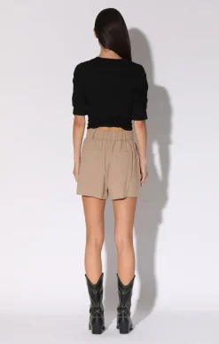 Everly Short, Straw><noscript><img width=